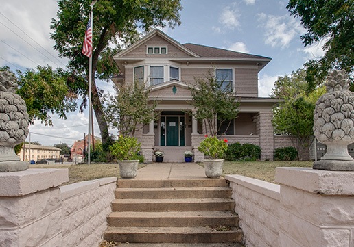 Allen home exterior before painting